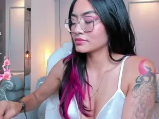AzuraKindong's Live Sex Cam Show