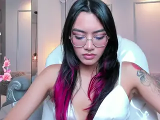AzuraKindong's Live Sex Cam Show