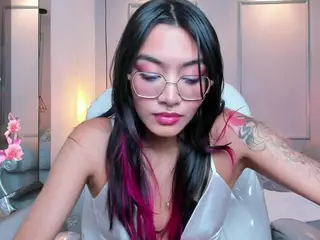 AzuraKindong's Live Sex Cam Show