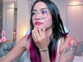 AzuraKindong's Live Sex Cam Show