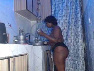 Live webcam model dangercurvy on Soda Cams