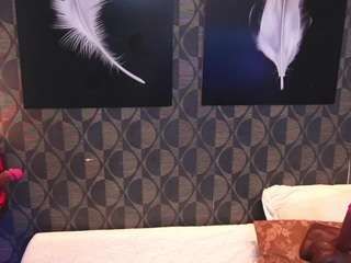 Live webcam model sharomross on Soda Cams