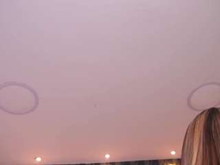 sharomross Live Webcam on CamSoda