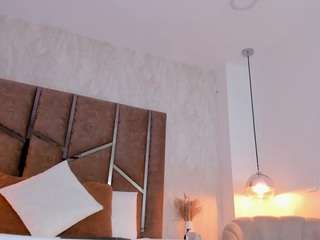 Live webcam model martiinaa-jones on Soda Cams