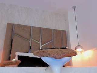 Live webcam model martiinaa-jones on Soda Cams