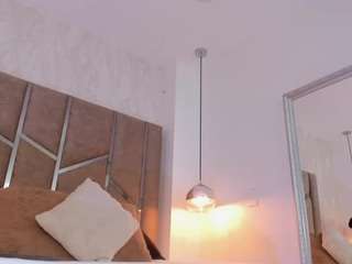 martiinaa-jones Live Webcam on CamSoda