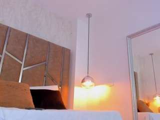 Live webcam model martiinaa-jones on Soda Cams