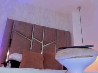 martiinaa-jones's CamSoda show and profile