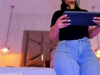 Martiinaa-Jones's Live Sex Cam Show