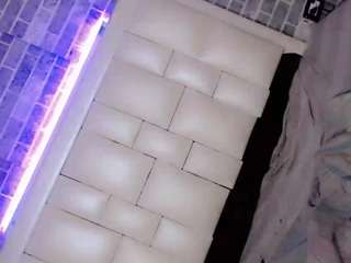 emmily-sofia live cam