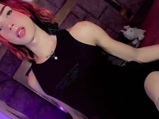 Emmily-Sofia live cam preview