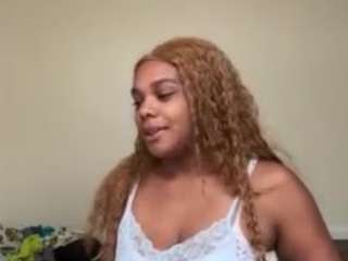 lovelylavender1321 webcam