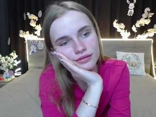 margaritakiss's CamSoda show and profile