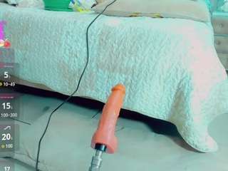 emilysaaenz Live Webcam on CamSoda