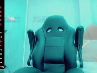 emilysaaenz webcam model