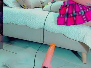 EmilySaaenz — LIVE on Camsoda