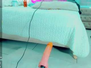 emilysaaenz live webcam show