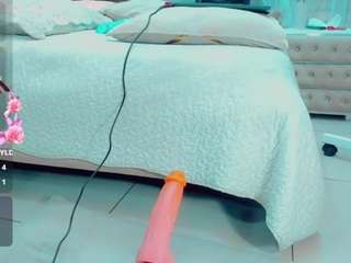 emilysaaenz live cam