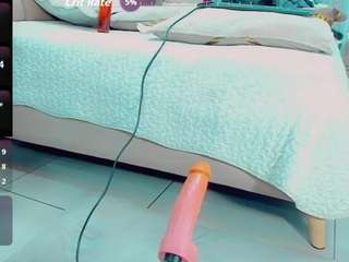 EmilySaaenz live cam preview