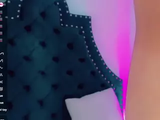 EmmaSaenz's Live Sex Cam Show