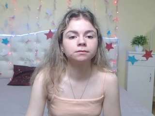 tinaredly from CamSoda is Freechat