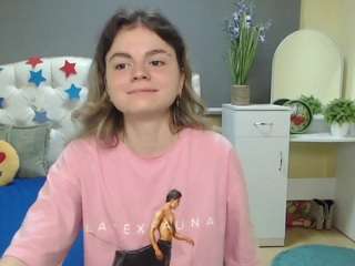 tinaredly webcam model