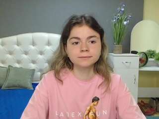 tinaredly Live Webcam on CamSoda