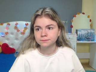 tinaredly Live Webcam on CamSoda