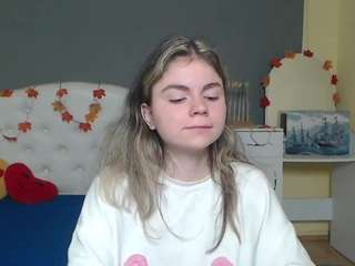 tinaredly Live Webcam on CamSoda