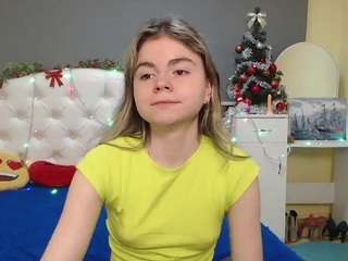 tinaredly's CamSoda show and profile