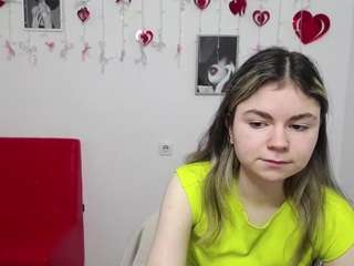 tinaredly Live Webcam on CamSoda