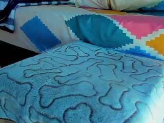 le modèle edwardtrans17 est en webcam porno dans un show sur le site camsoda, il possède les tags suivants: average,brown eyes,young adult,teen 18,tease,tattoos,spank,smoking,orgasm,muscular,fetish,facial piercings,drinking,dirty talk,blonde hair,hd,small tits