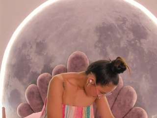 kinky-valeria live cam profile