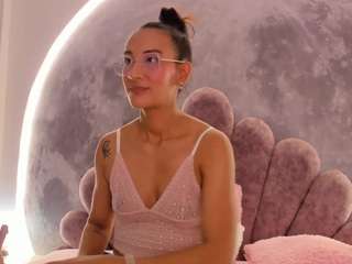 kinky-valeria live cam profile