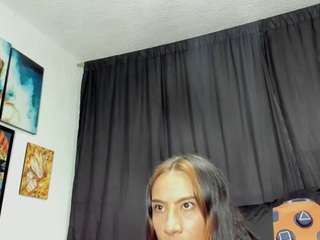 kinky-valeria