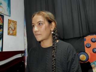 kinky-valeria