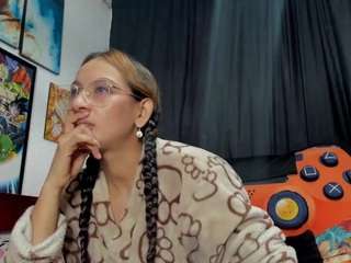 kinky-valeria