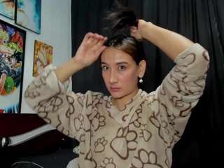 kinky-valeria