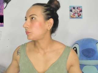 kinky-valeria