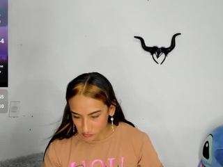 kinky-valeria