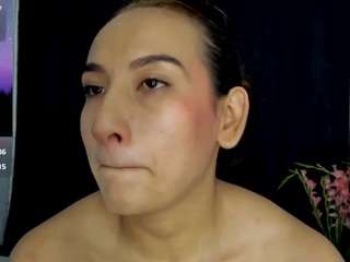 kinky-valeria