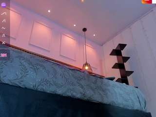 amelieleone2's CamSoda show and profile