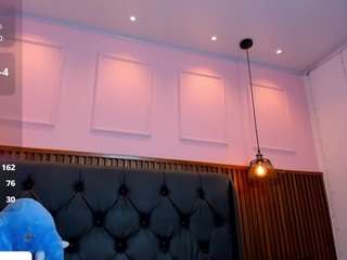 Model ini sedang live sekarang. amelieleone2