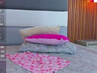 AMELIE live webcam show