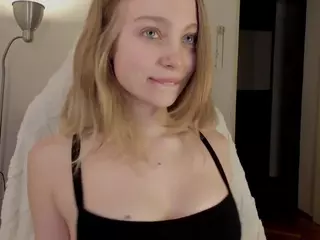 Lisa-Babe's Live Sex Cam Show