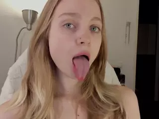 Lisa-Babe's Live Sex Cam Show