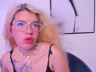 Samy Shark's Live Sex Cam Show