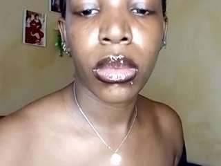 squirtydol from CamSoda is Freechat