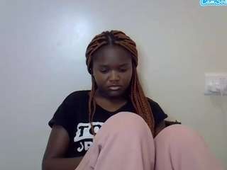 le modèle santagirl est en webcam porno dans un show sur le site camsoda, il possède les tags suivants: ass,no drinking,upskirt,twerk,spanking,orgasm,ass bouncing,no smoking,hairy-pussy,fingering,doggy style,cum,brown eyes,black hair,big-ass,big-tits,college,ebony