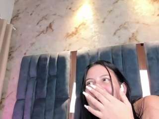 ariianna-vega webcam model